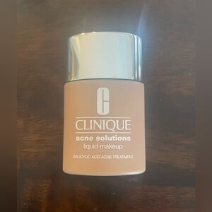 CLINIQUE Acne Solutions Liquid Makeup - 09 Fresh Honey